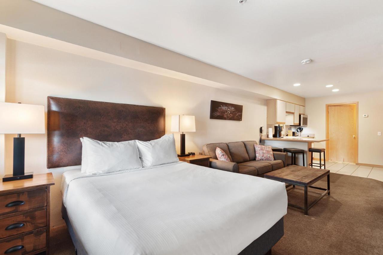 Gold Point By Vacatia Hotel
